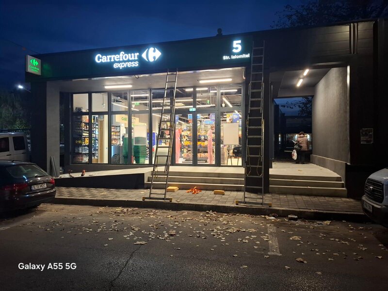 Piata Slobozia, sp. com. Carrefour de vanzare,