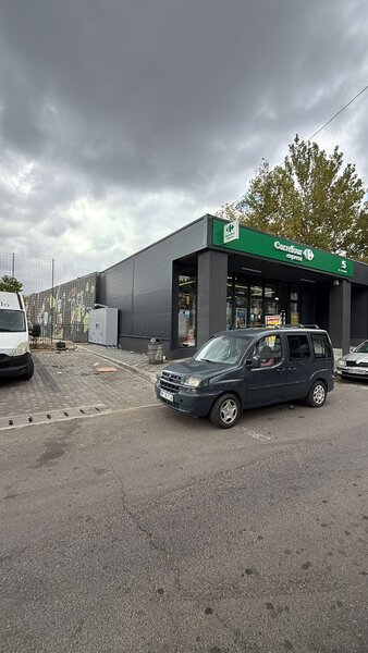 Piata Slobozia, sp. com. Carrefour de vanzare,