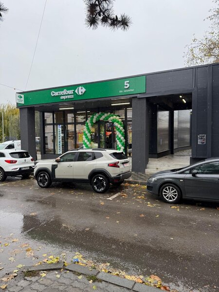 Piata Slobozia, sp. com. Carrefour de vanzare,