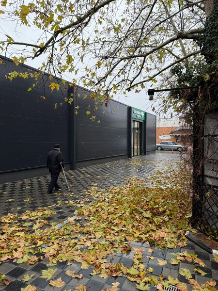 Piata Slobozia, sp. com. Carrefour de vanzare,